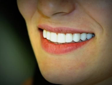 Έτσι θα εντοπίσετε έναν εγωιστή- Απλά ρίξτε μια ματιά στα μπροστινά του δόντια